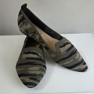 Xoxo Brand New Olive Green and Black Camo Knit Pointed Flats Size 6